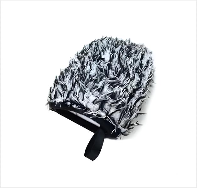 Wheel Mitt – Microfiber Glove for Car Detailing